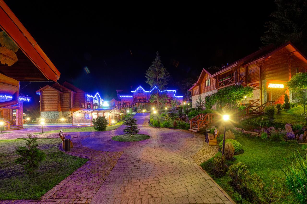 Slovyanka Hotel Славске Екстериор снимка