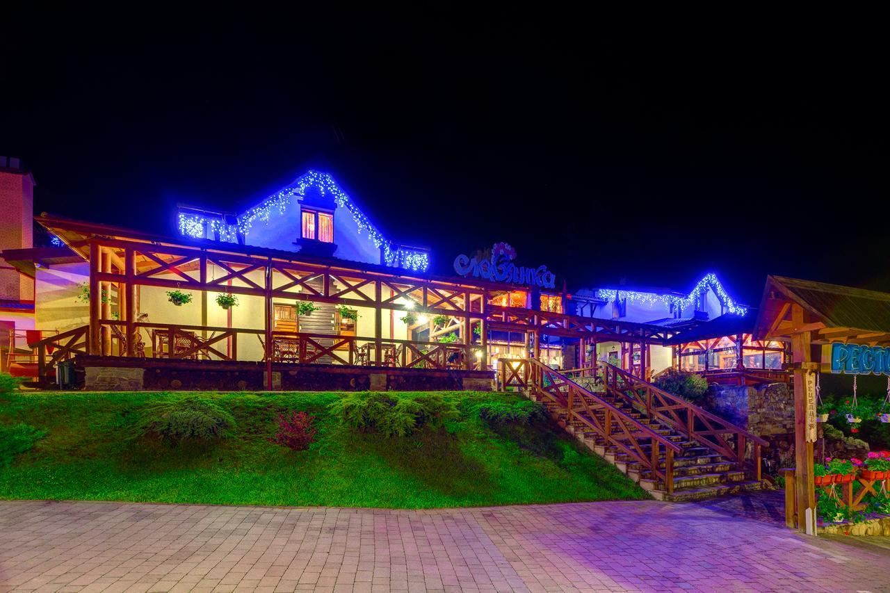 Slovyanka Hotel Славске Екстериор снимка